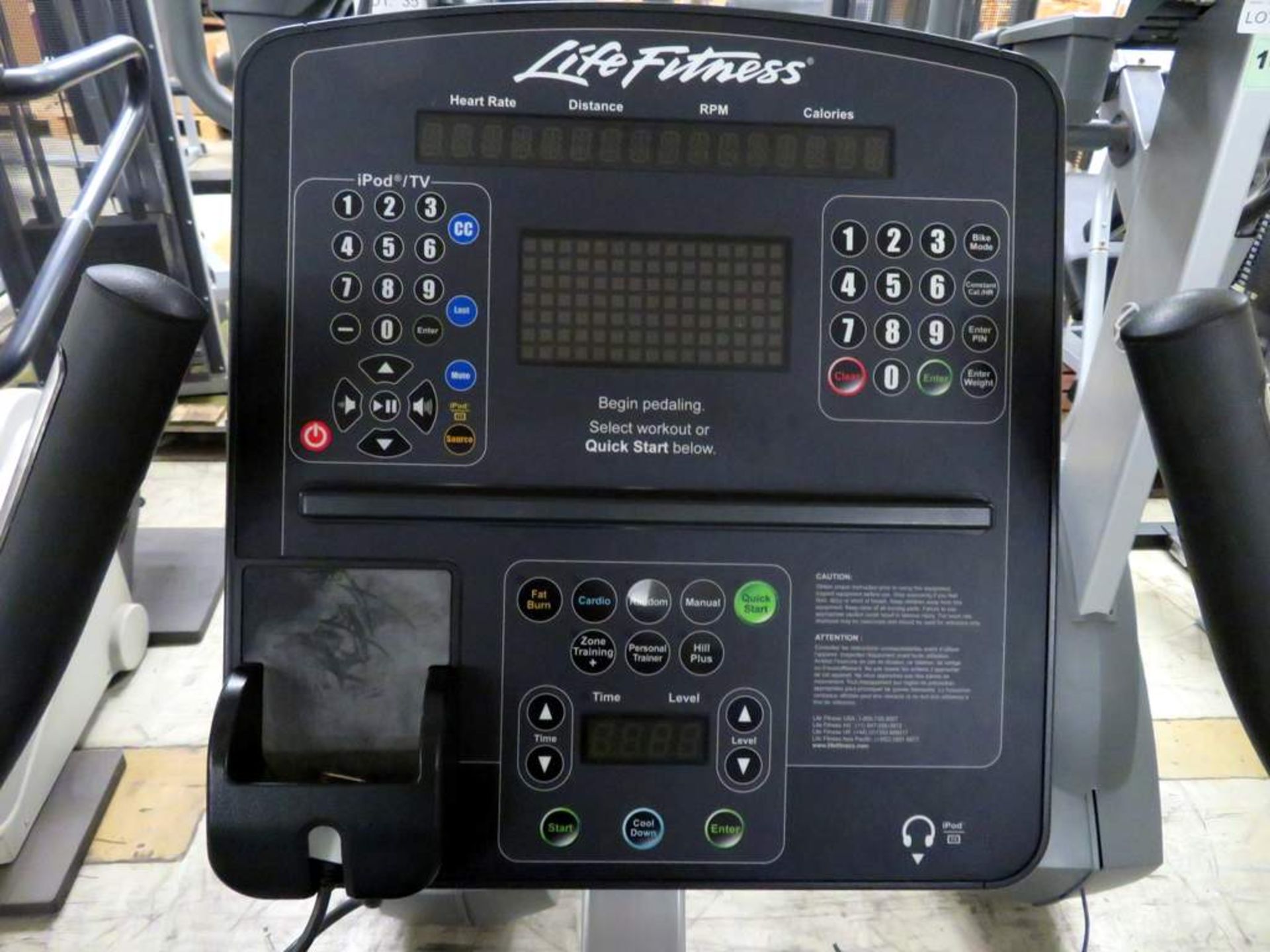 Life Fitness CLSC Upright Exercise Bike - Image 4 of 9