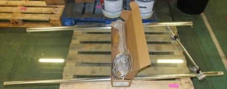 Glass Shower screen - 2M x 780, Shower hose