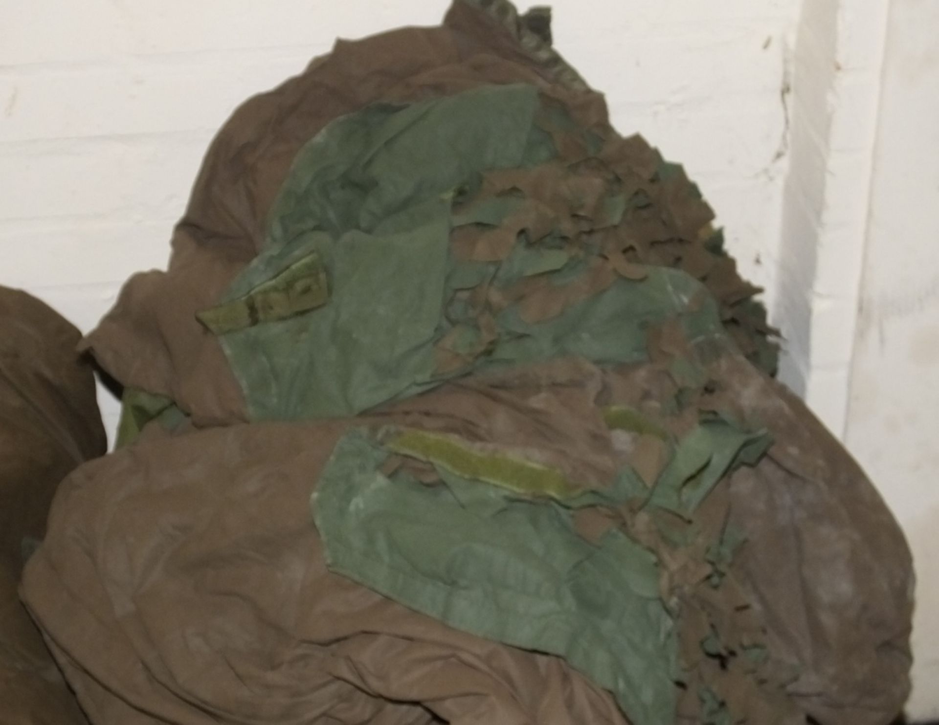 Helicopter concealment set - woodland military webbing / nettings in 2 carry bags - Image 2 of 3