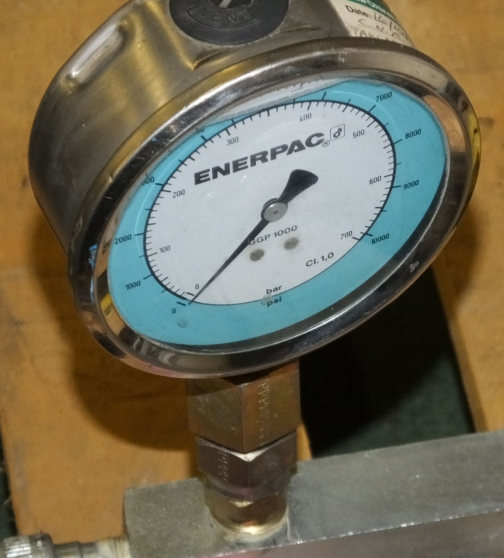 Enerpac Hydraulic hand operated pump with gauge & hose - Image 2 of 3