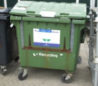 4 wheeled recycling bin