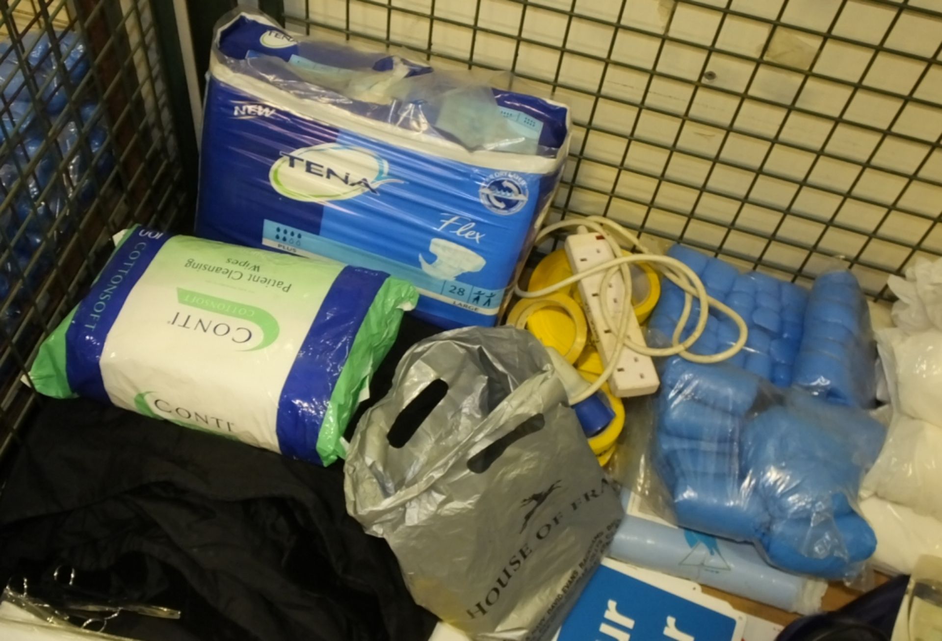 Blanket & Bed Spreads, Cotton Wool, Ntrile Gloves, Over boots Plastic, Signs Tape - Image 5 of 6