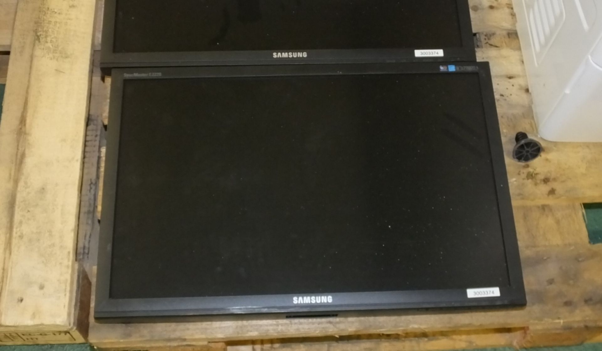 2x Samsung E2220NW Monitors, Parkard Bell FT500 Monitor - Image 2 of 3