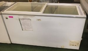 Sliding top door Chest freezer