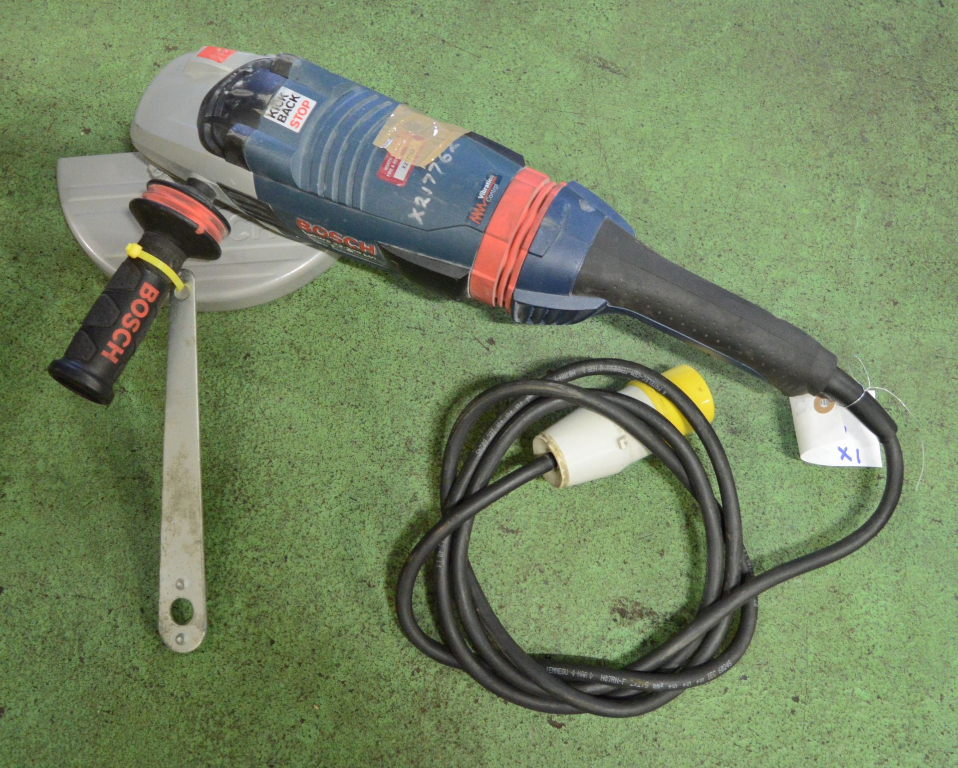 Bosch GWS 22-230 LVI Angle Grinder.