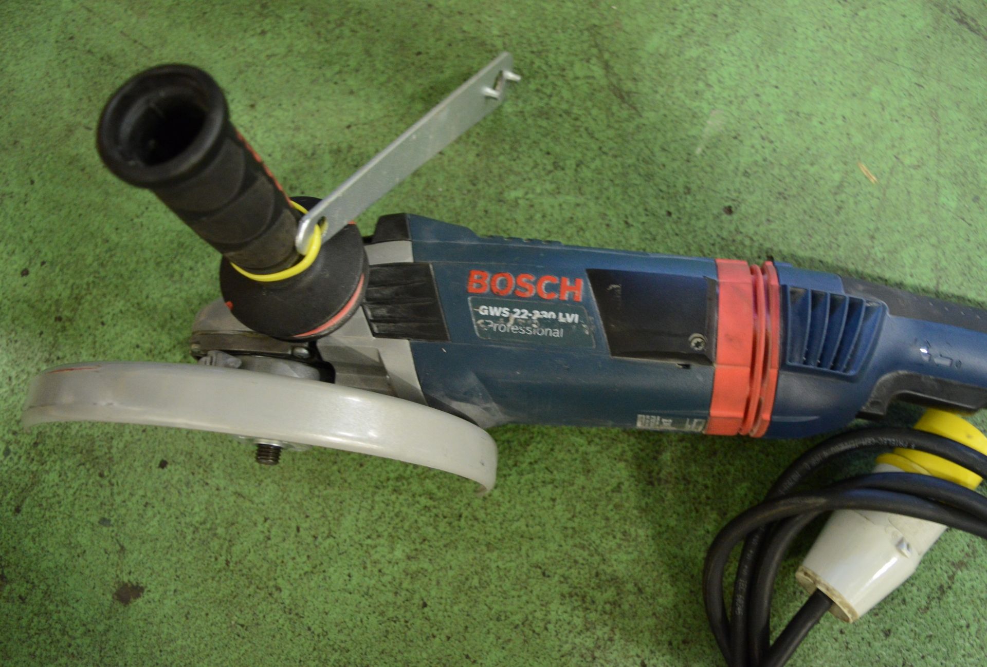 Bosch GWS 22-230 LVI Angle Grinder. - Image 2 of 2