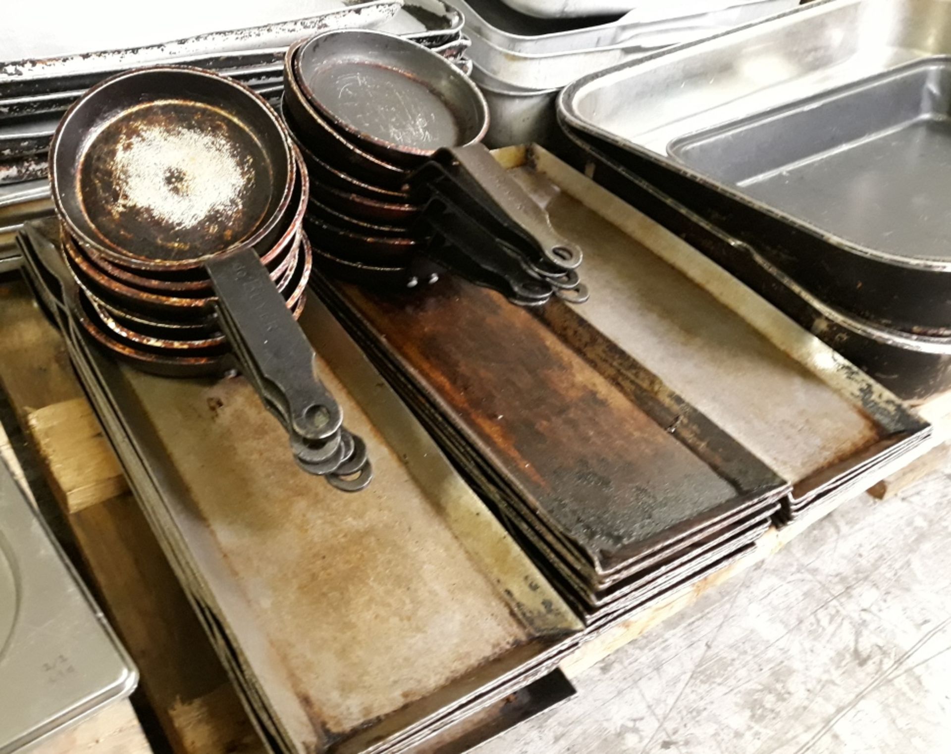 Various oven trays and small pans. - Image 2 of 4