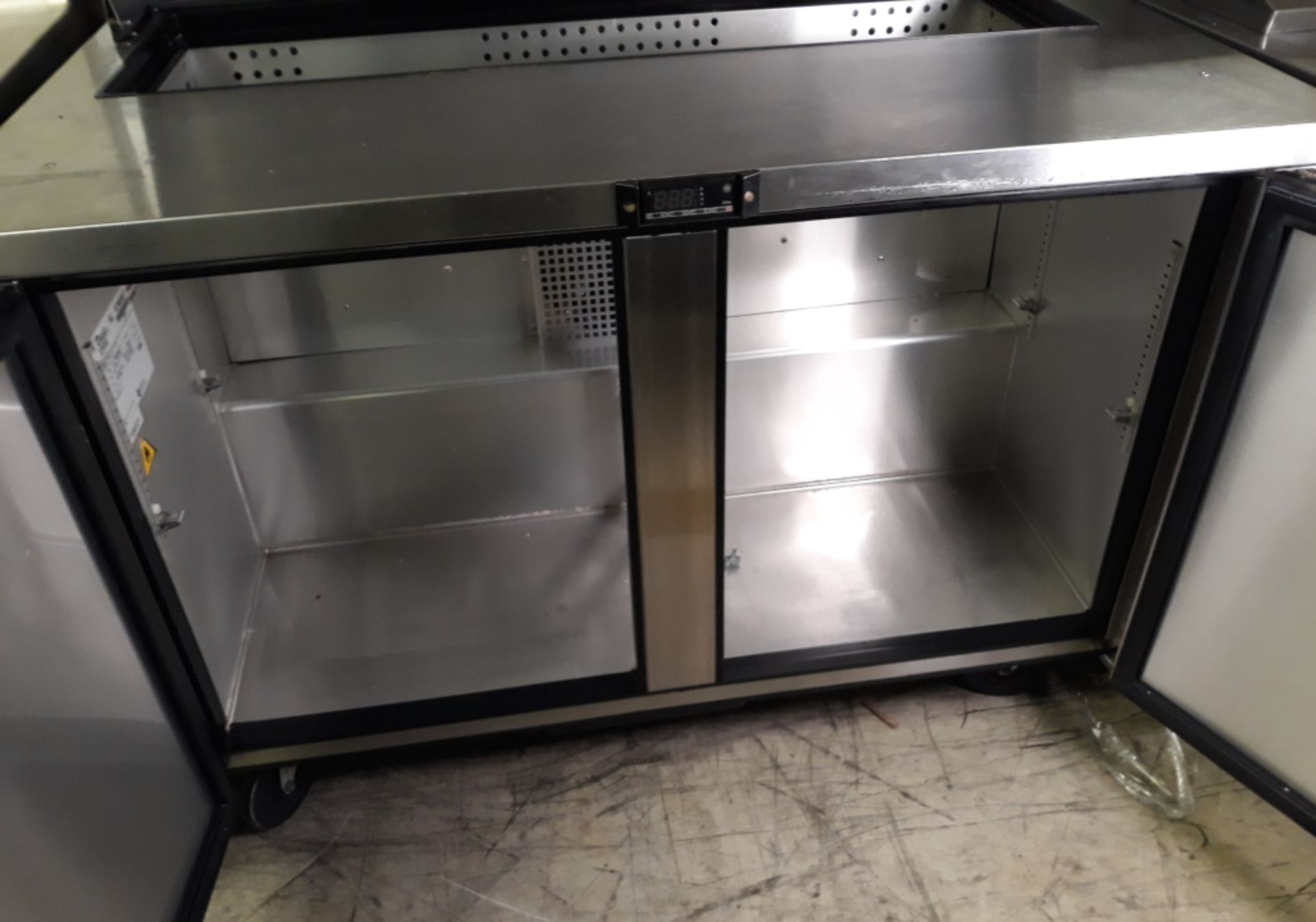 True TSSU-48-12 2 door salad prep counter fridge. - Image 2 of 4