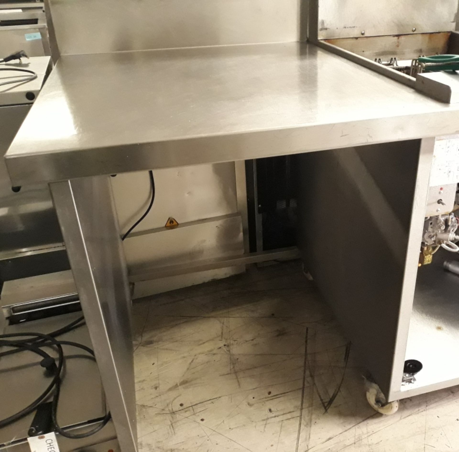 Pitco SG18DI 3 pan gas fryer with built in work station. - Image 5 of 6