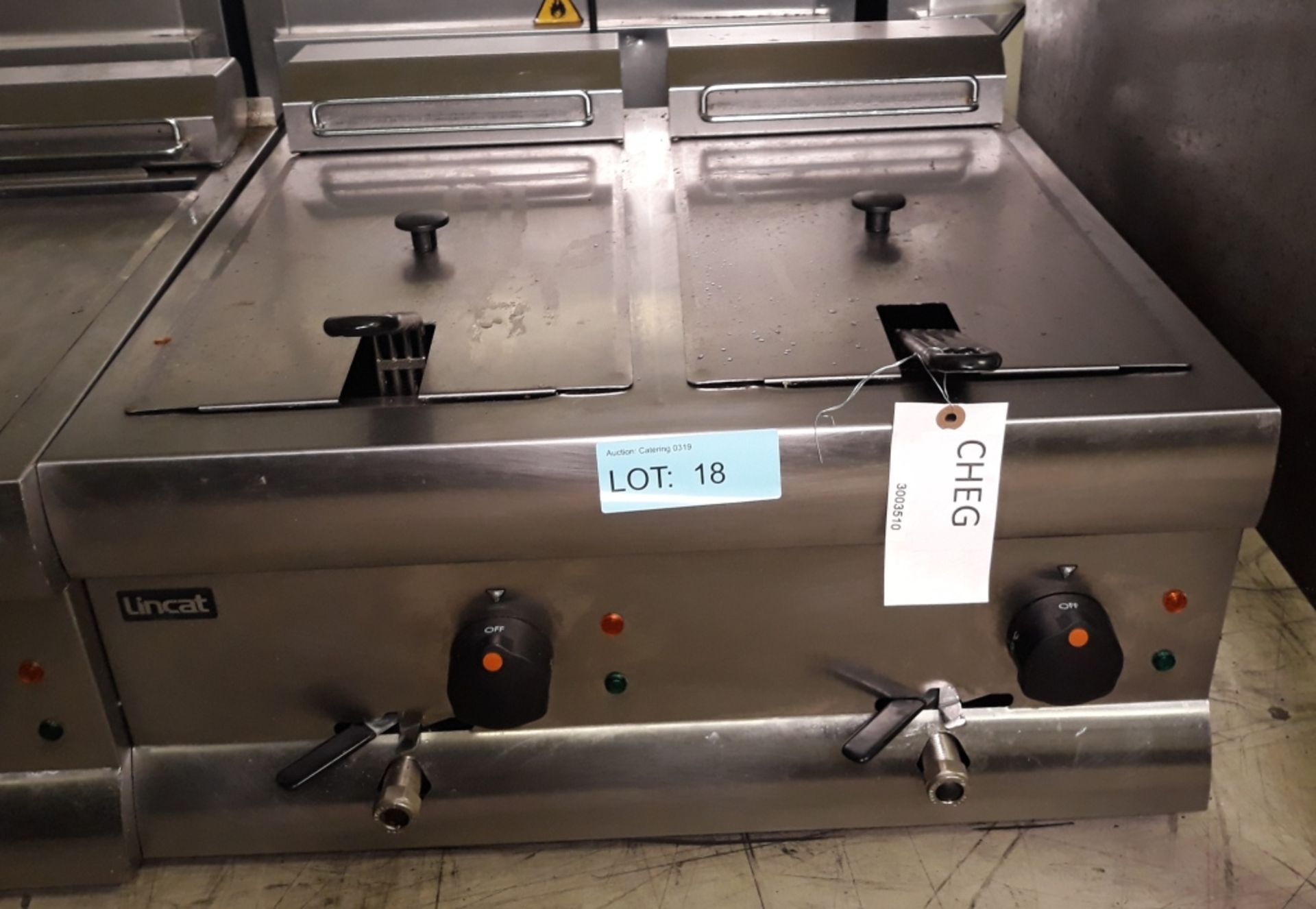 Lincat DF66 twin tank table top fryer. 2 x 13A plug.