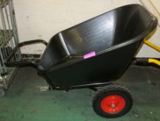 2 wheeled large garden tipping wheelbarrow