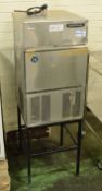 Hoshizaki IM-221CLE Ice Maker - Dented case.