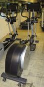 Pulse Fitness 280G Cross Trainer.