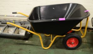 2 Wheeled Large Garden Wheelbarrow.