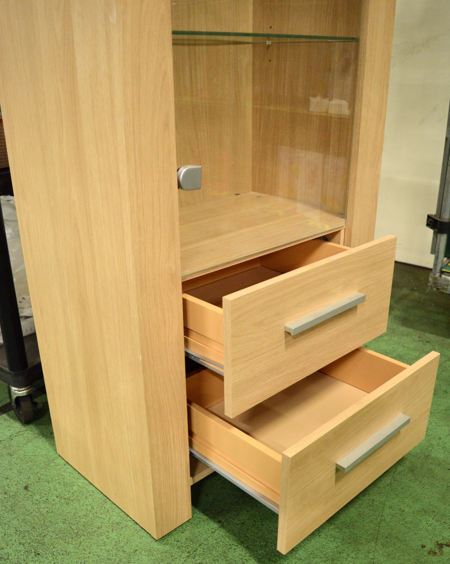 Light Oak Effect Display Cabinet with Glass Shelves W580 x D340 x H1810mm. - Image 3 of 3