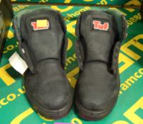 Tuf Black Ankle Boots - Size 7.