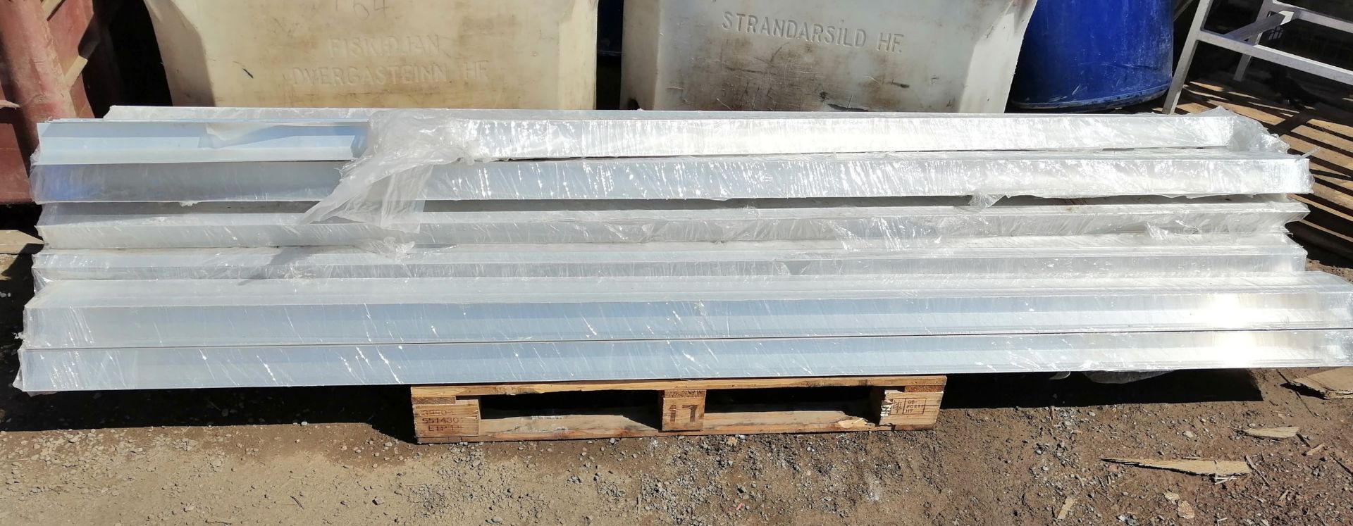 Aluminium Extrusions Approx 3m length - Approx 20 packs of 2. - Image 2 of 2