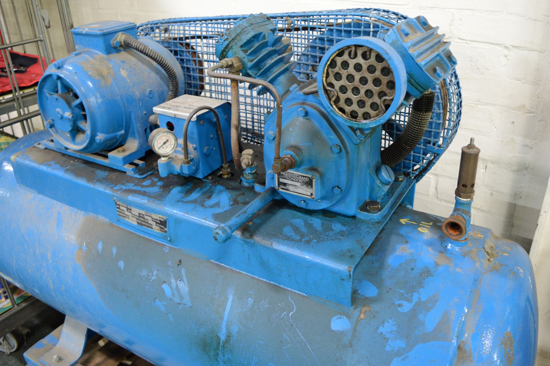 Ingersoll Rand Air Compressor - 220 PSI - 415V - A £5 LOADING FEE APPLIES TO THIS LOT - Bild 3 aus 5