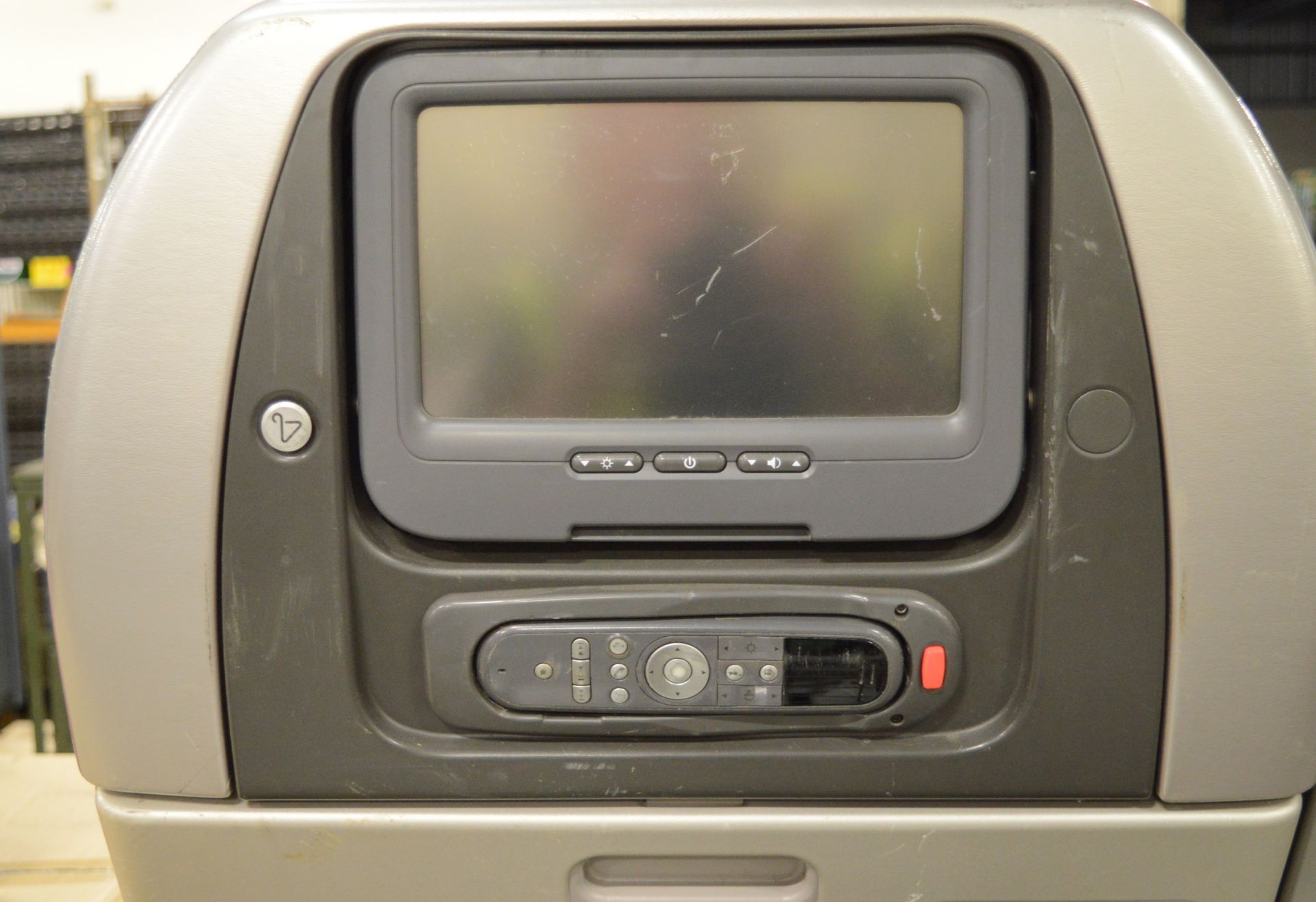 Aircraft Triple Seating triple with Rear TV Screens & Remote Controls. - Image 2 of 2