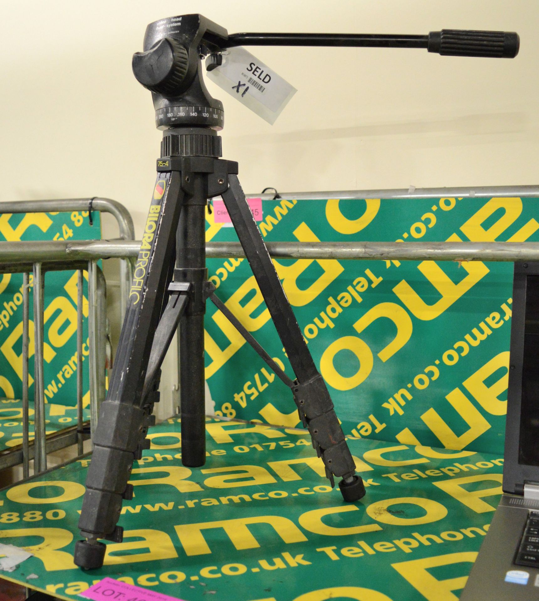 Biloraprofilo Tripod.