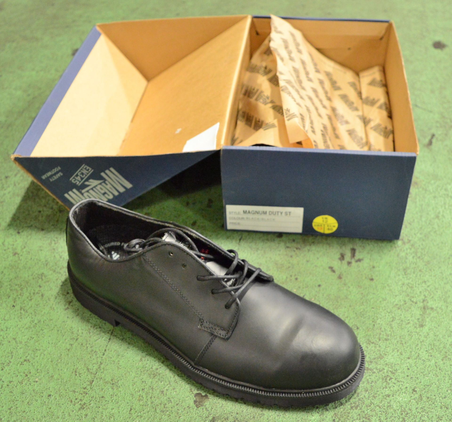 Magnum Standard Duty Work Shoes - Size 12.