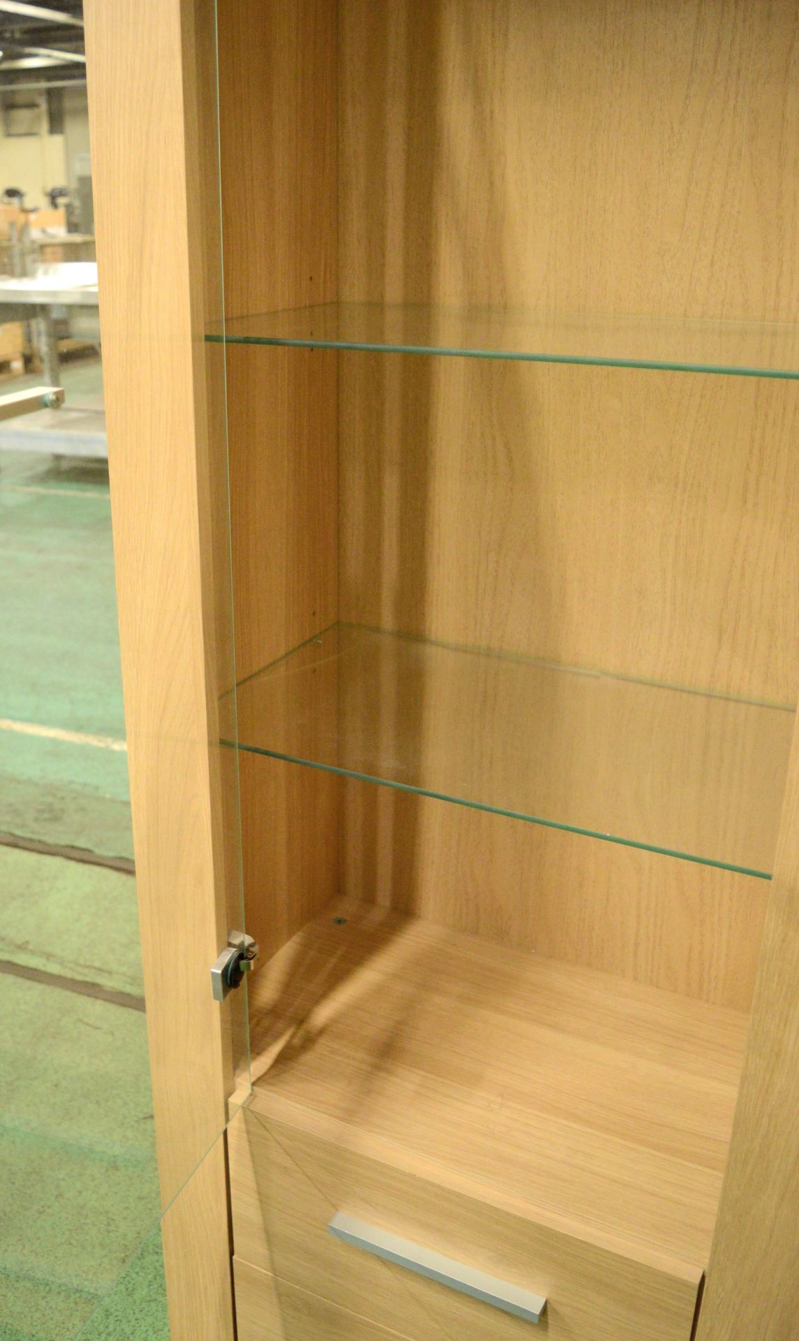Light Oak Effect Display Cabinet with Glass Shelves W580 x D340 x H1810mm. - Image 2 of 3