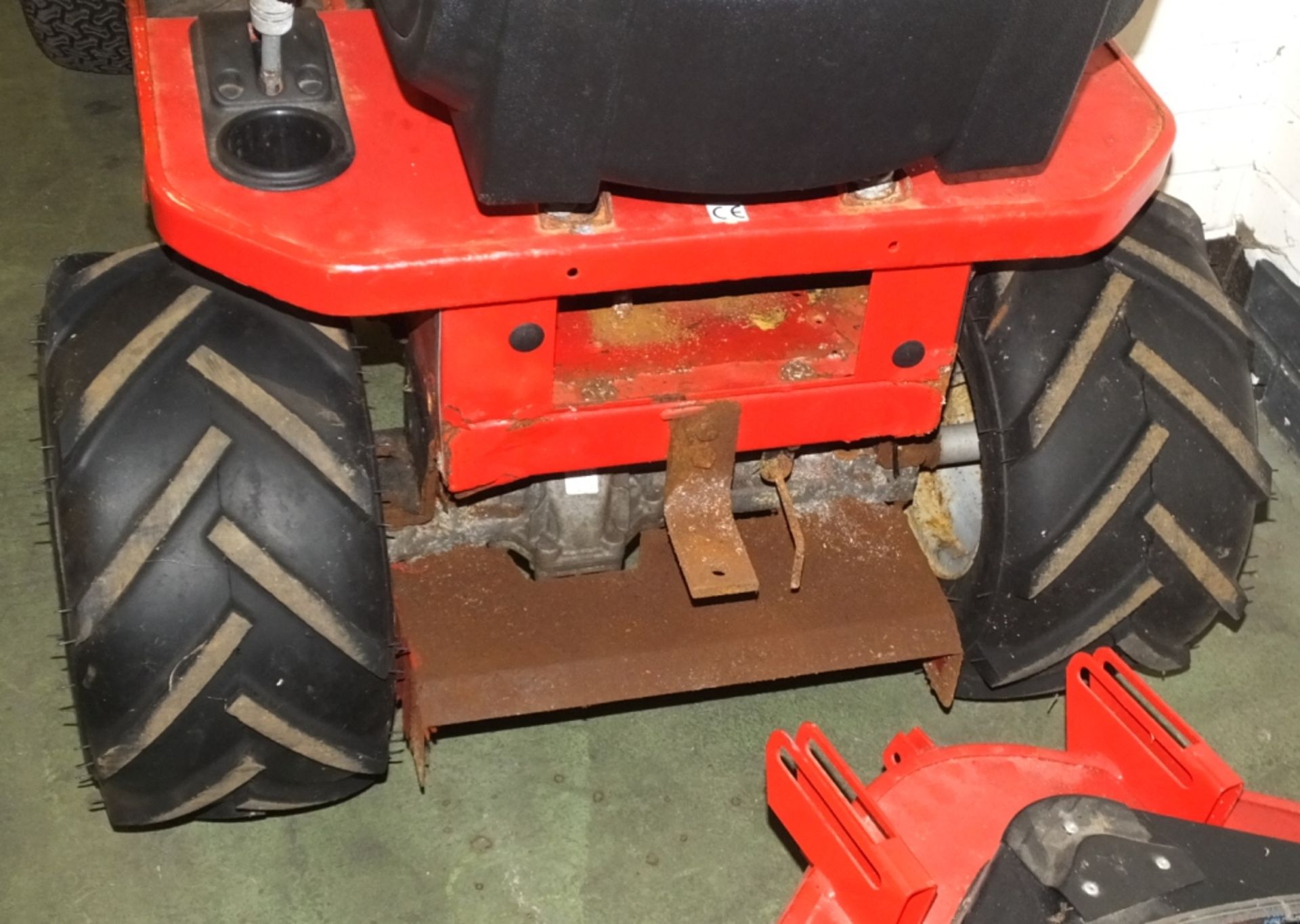Countax C300H Tractor + Grass Cutter + Snowblade - Image 7 of 8