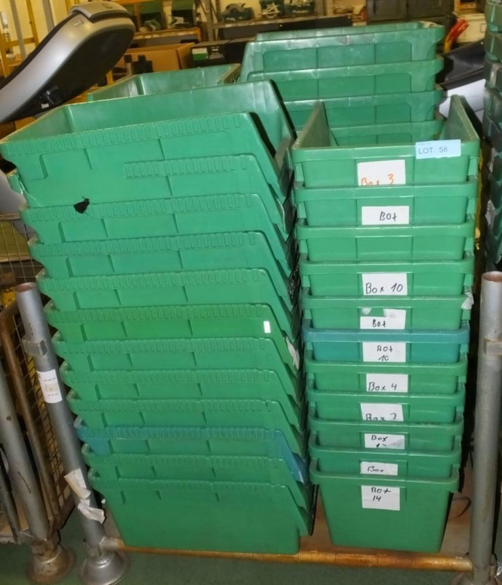 49x Plastic storage bins / trays - non stackable