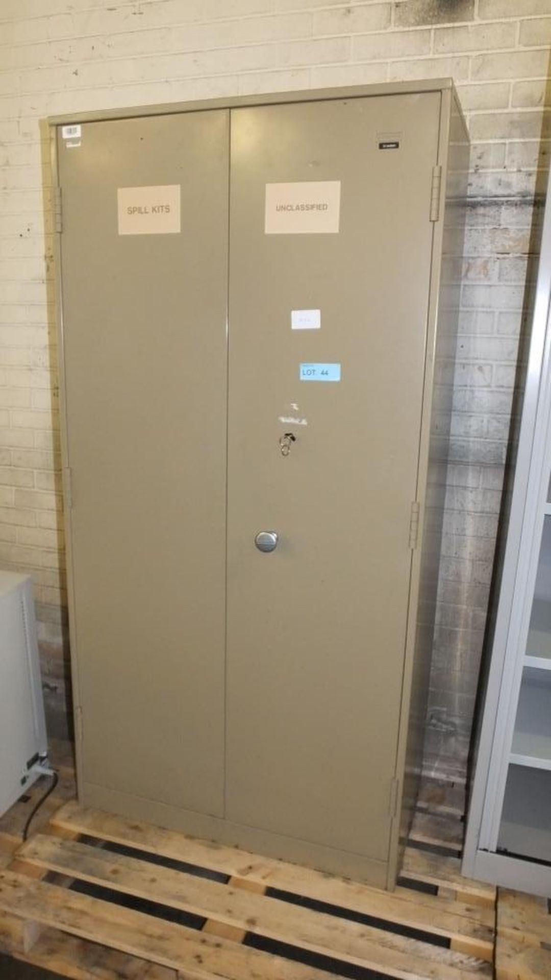 Twin door Cabinet L920 x W450 x H1830