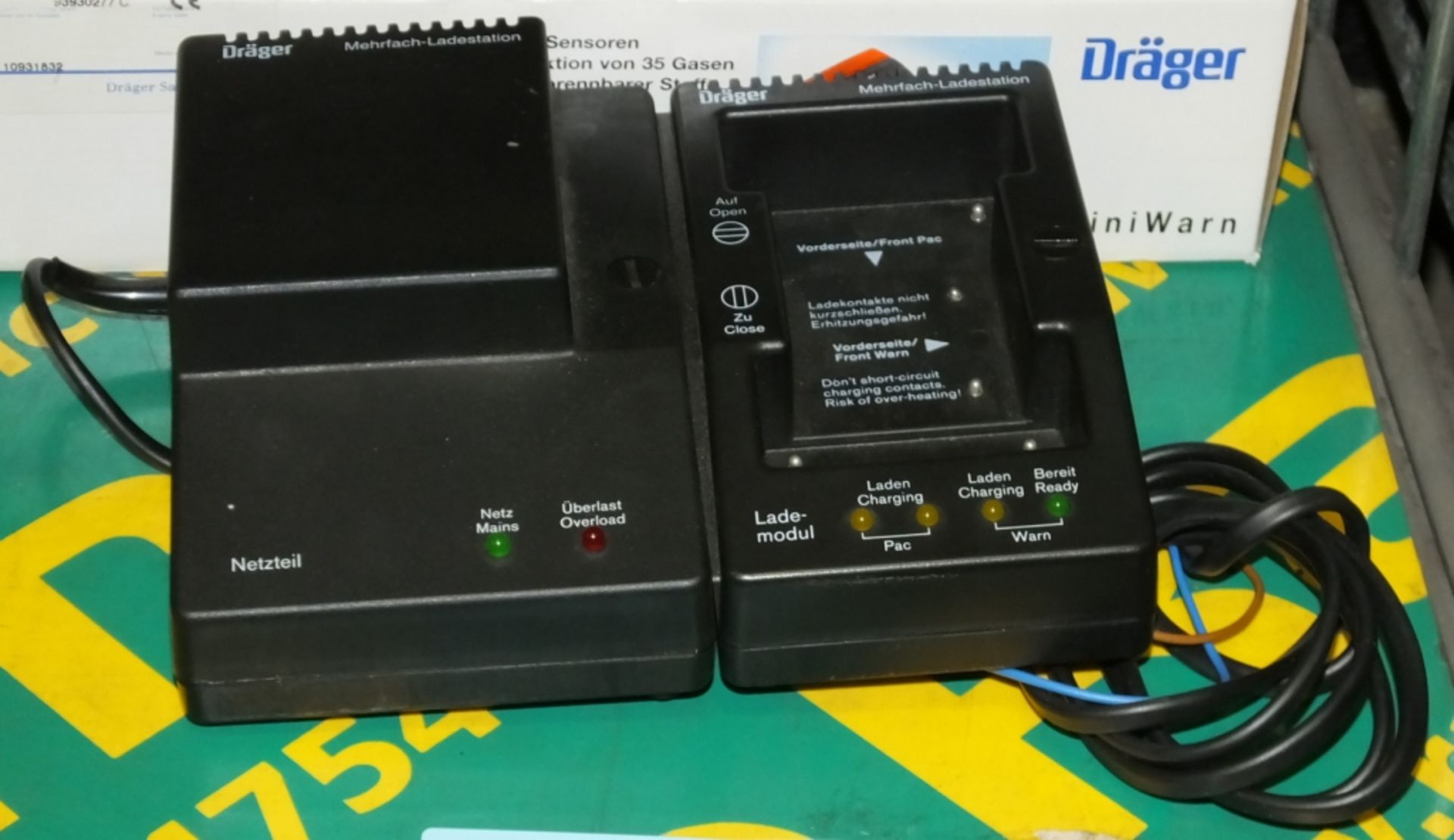 Drager Mini warn Gas Detection unit & Battery Charger - Image 2 of 2