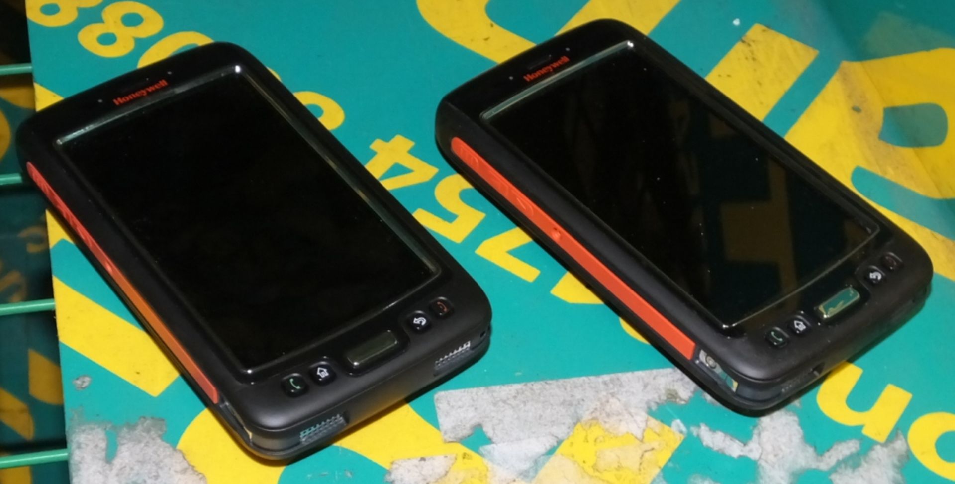 2x Honewell Dolphin 70e - Handheld Phones