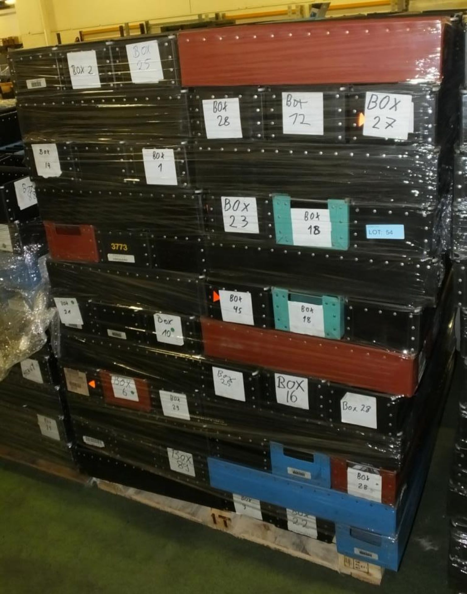 120x Fibreboard storage boxes / trays