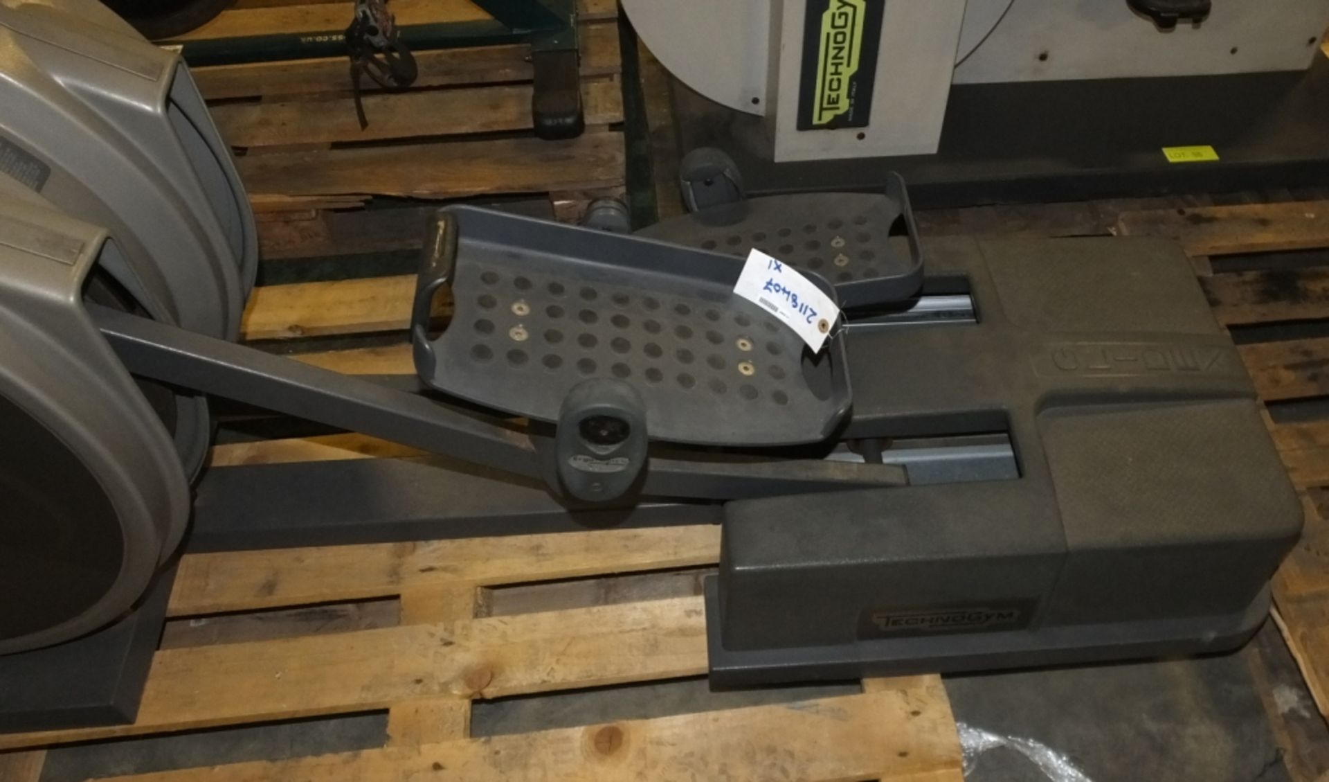 Technogym Glidex 600 Cross Trainer - as spares - Image 3 of 3