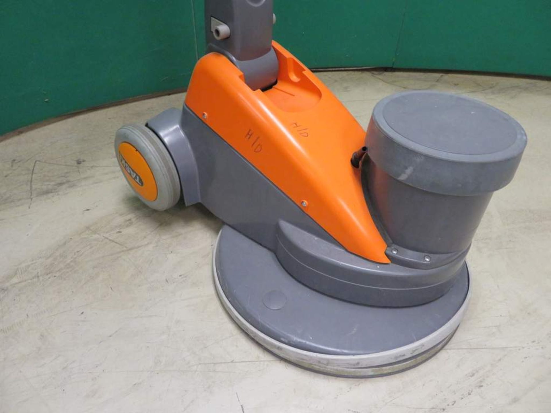 Taski Ergodisc 400 Floor Scrubber. - Image 4 of 7