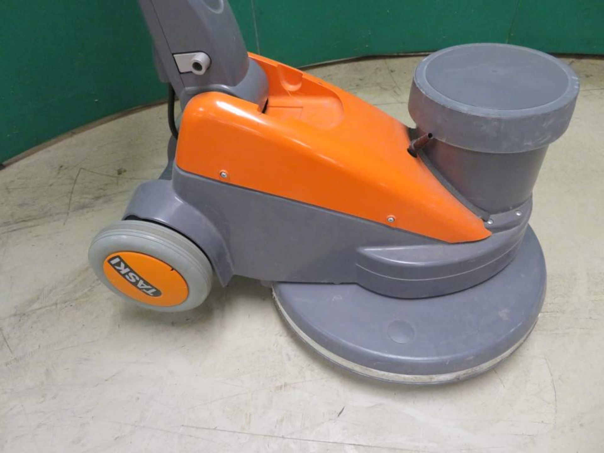 Taski Ergodisc 400 Floor Scrubber. - Image 4 of 7