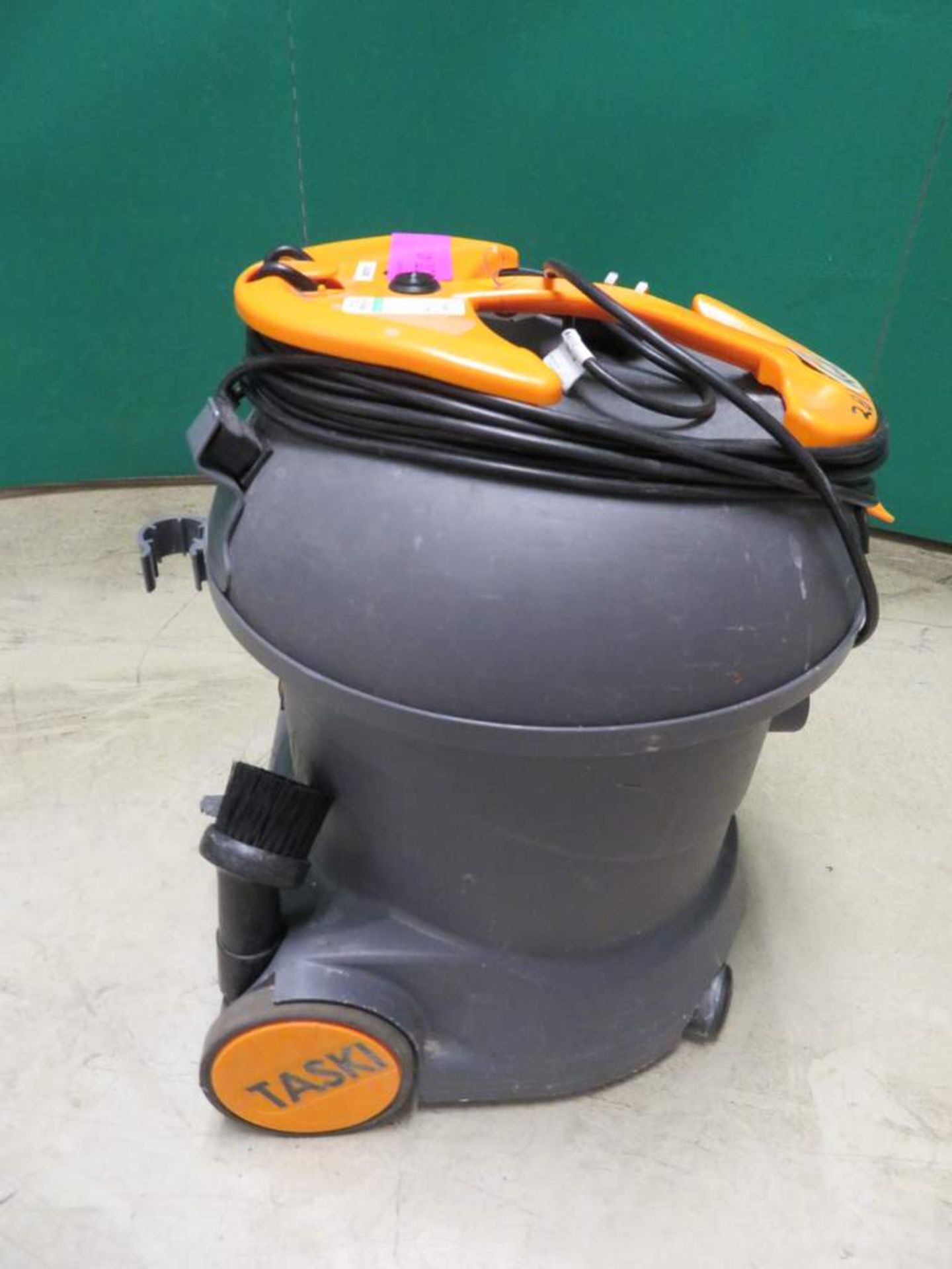 Taski Vento 15 Vacuum Cleaner. - Image 4 of 6