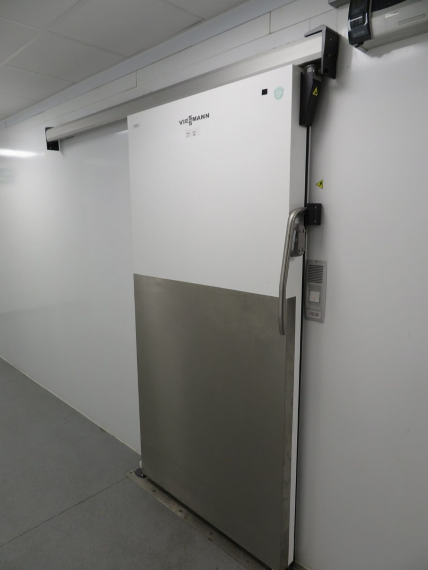 2017 VIESSMANN WALK-IN COLD STORE WITH SLIDING DOOR - Image 2 of 10