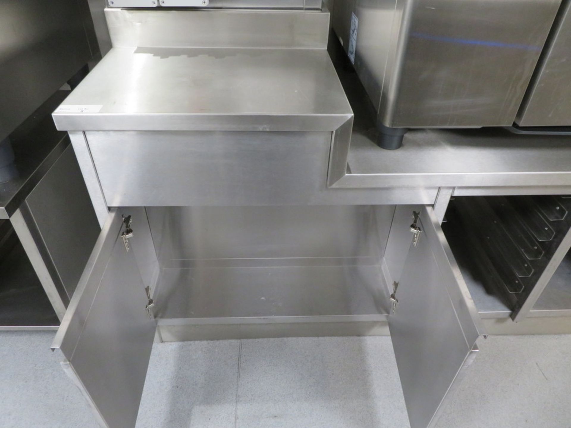 STAINLESS STEEL SIDE UNIT WITH SUNKEN TOP SECTION - Image 7 of 7