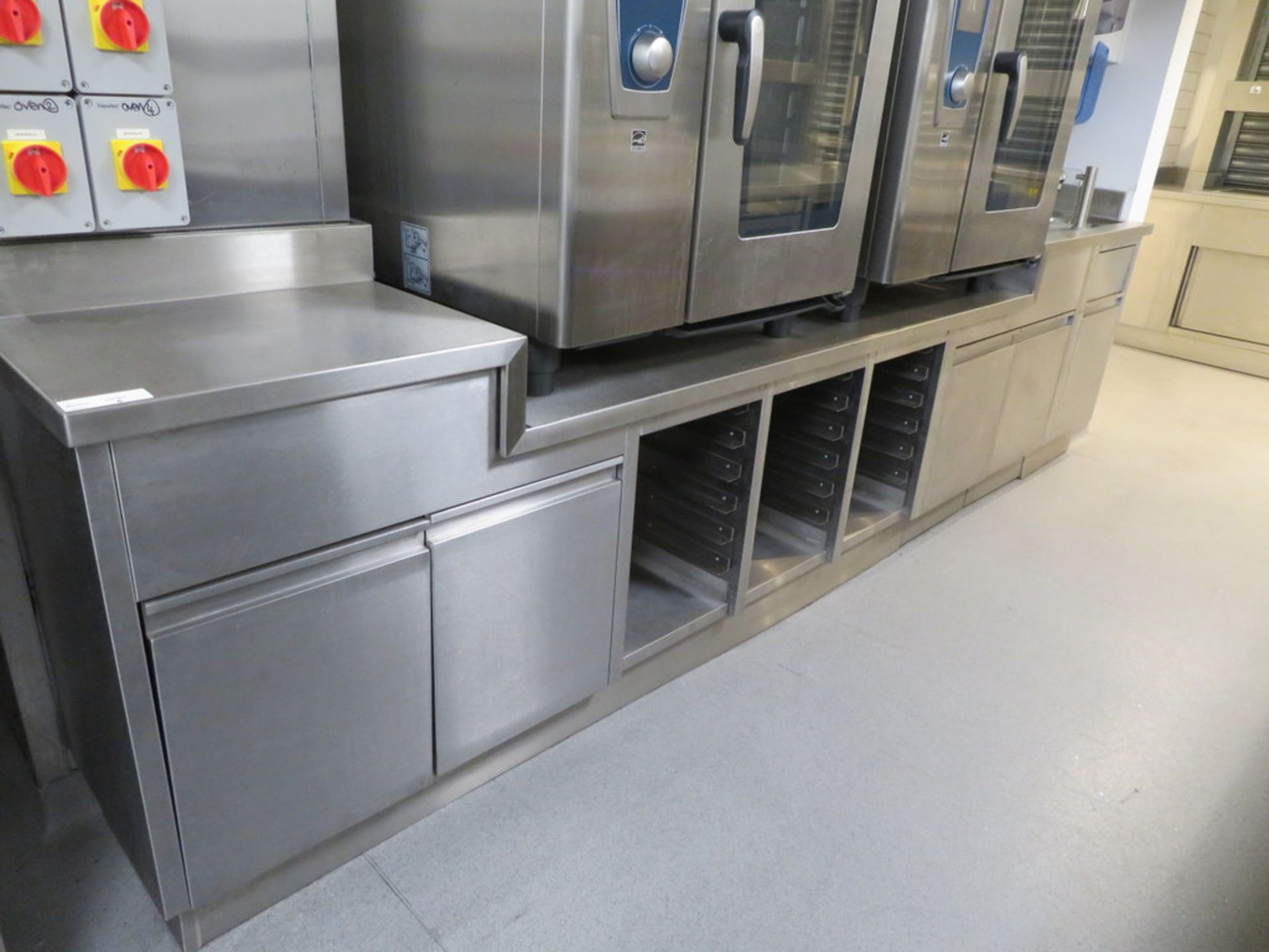STAINLESS STEEL SIDE UNIT WITH SUNKEN TOP SECTION