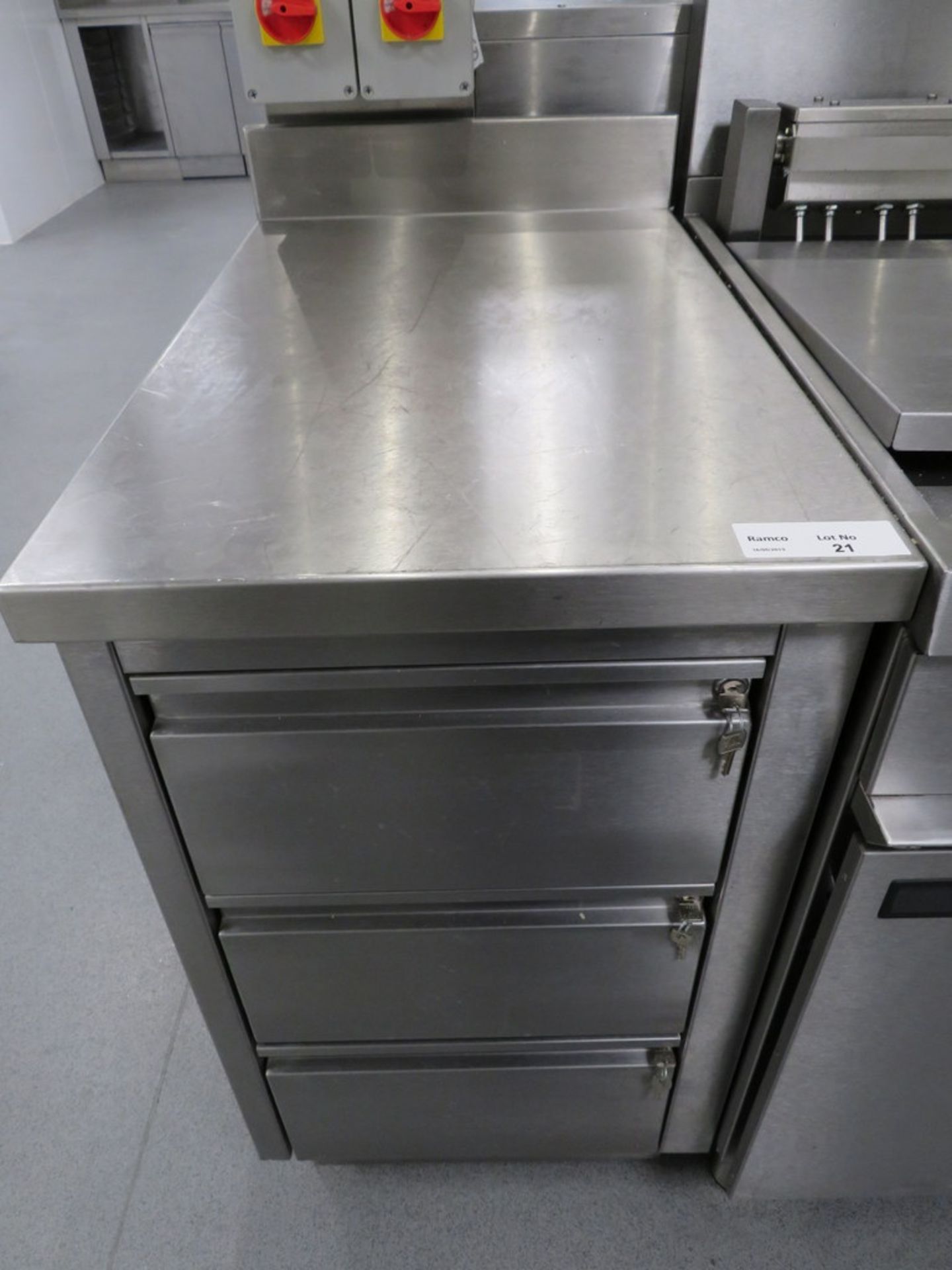 STAINLESS STEEL THREE-DRAWER PREP UNIT WITH SPLASHBACK