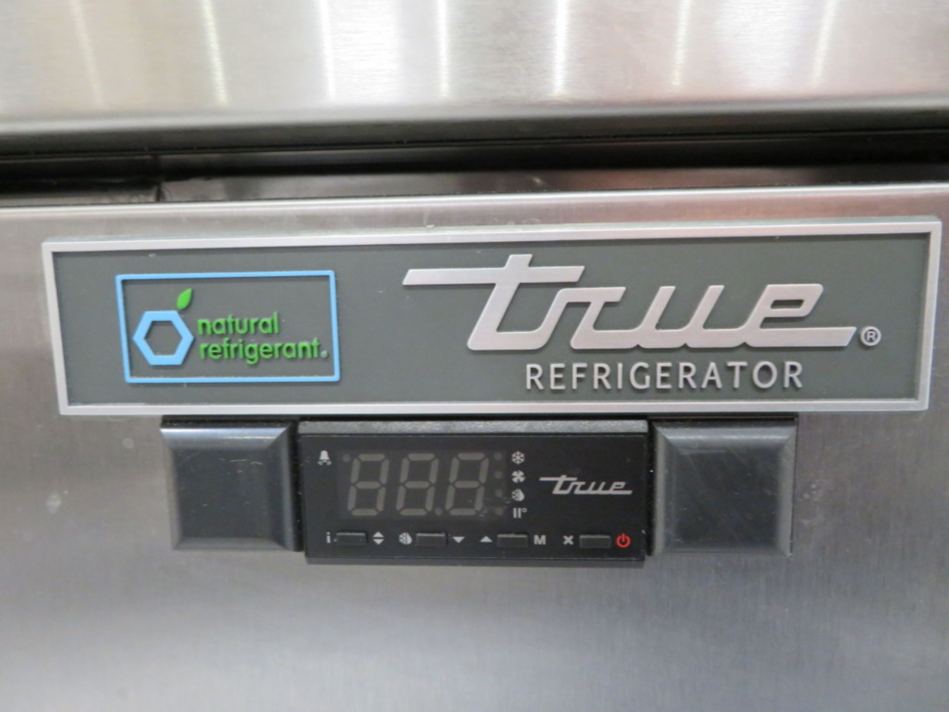 2018 TRUE MODEL TGU-3-HC COUNTER TYPE THREE-DOOR FRIDGE - Image 3 of 5