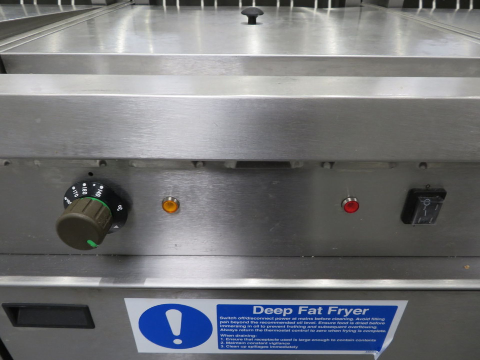 2018 FALCON DOMINATOR GAS TWIN BASKET DEEP FAT FRYER - Image 2 of 4