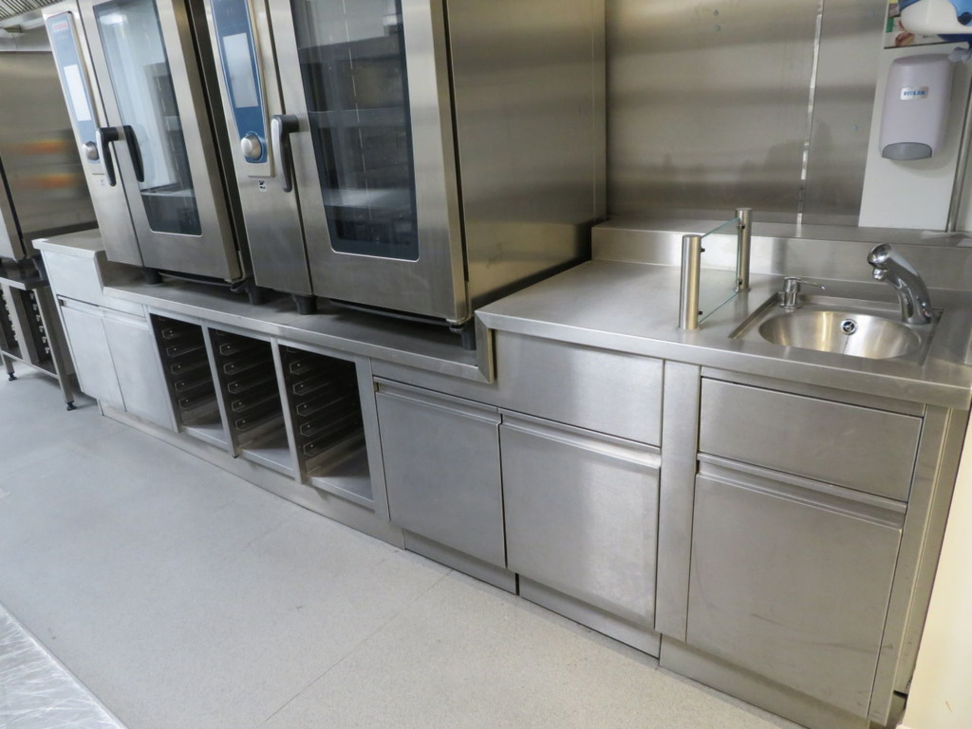 STAINLESS STEEL SIDE UNIT WITH SUNKEN TOP SECTION - Image 2 of 7