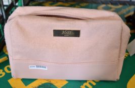 Hugo Boss Pink Travel/Wash Bag.