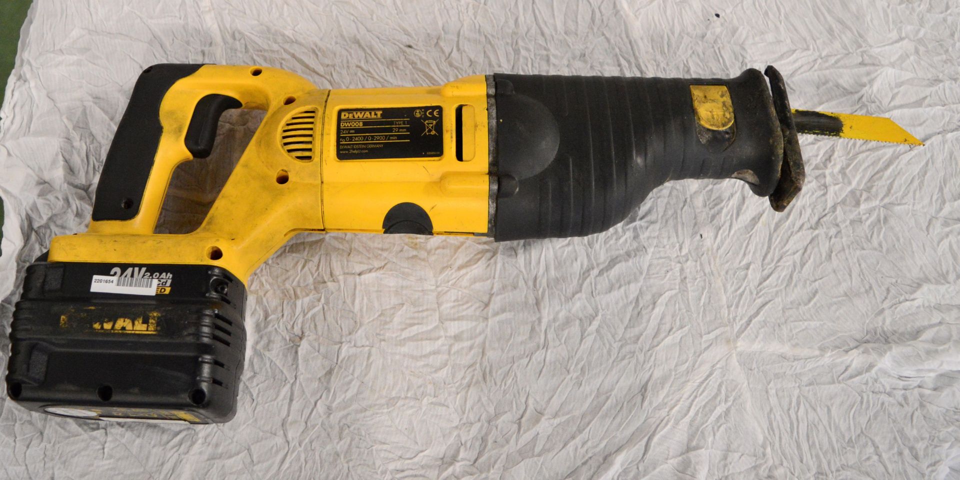 DeWalt DW008 Reciprocating Saw 24V with Battery.