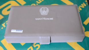 Saint Honore Wallet & Pen Set.