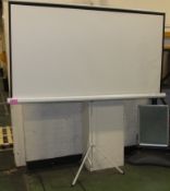 Luxburg Projector Screen