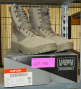 Magnum Lightweight Desert boots - size 4M