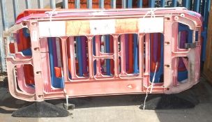 10x Plastic Heavy Duty Pedestrain barriers