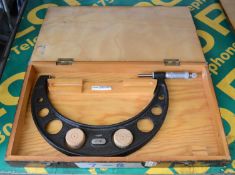 Moore & Wright Micrometer 971 7-8".